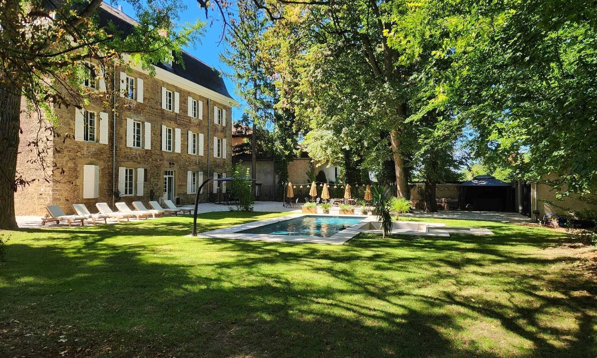 Marcilloles Bed & Breakfast | Château de la Rochetière