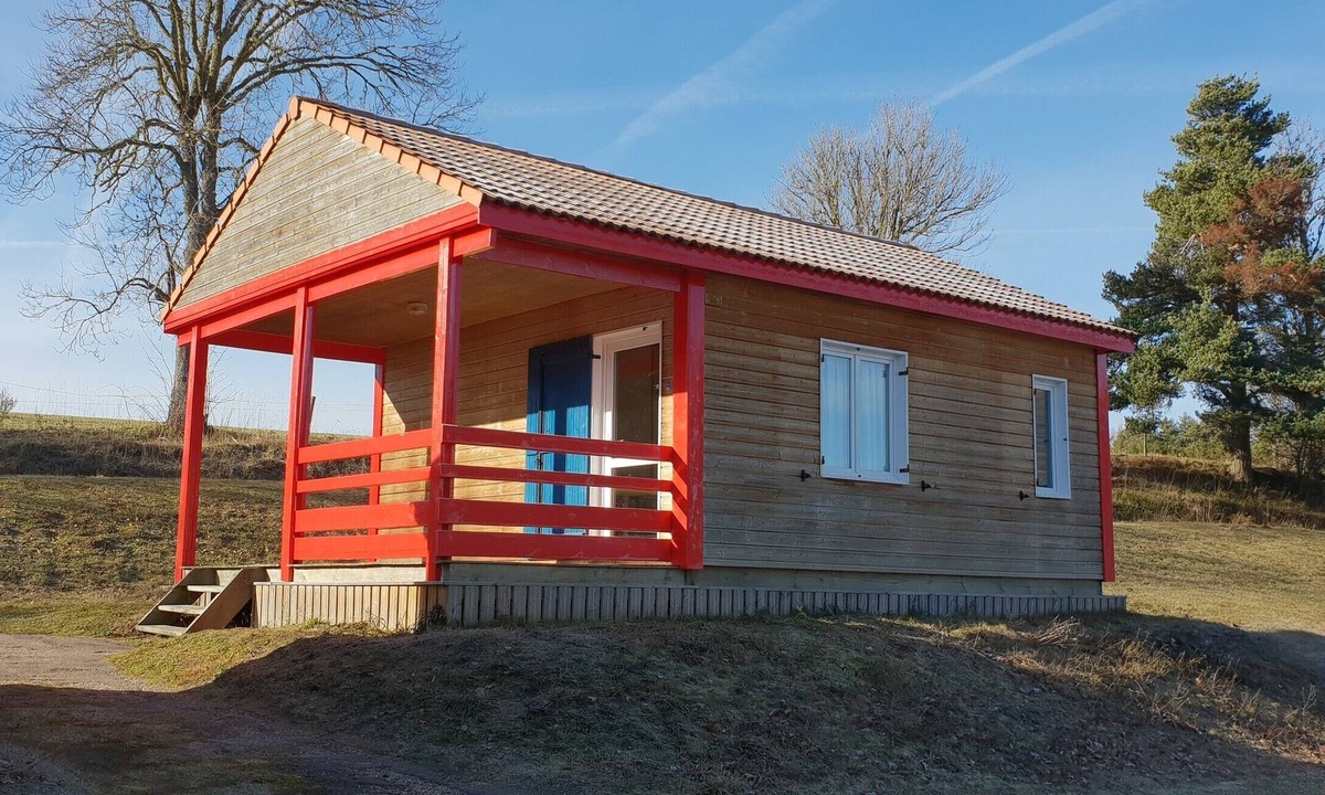 Blavignac Ski Chalet | Chalet 15 Tulipe with Mountain View, Shared Pool, and Wi-Fi