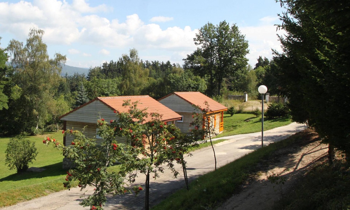 Blavignac Ski Chalet | Chalet '6 Personnes Acacia Semaine' with Mountain View, Shared Pool and Wi-Fi