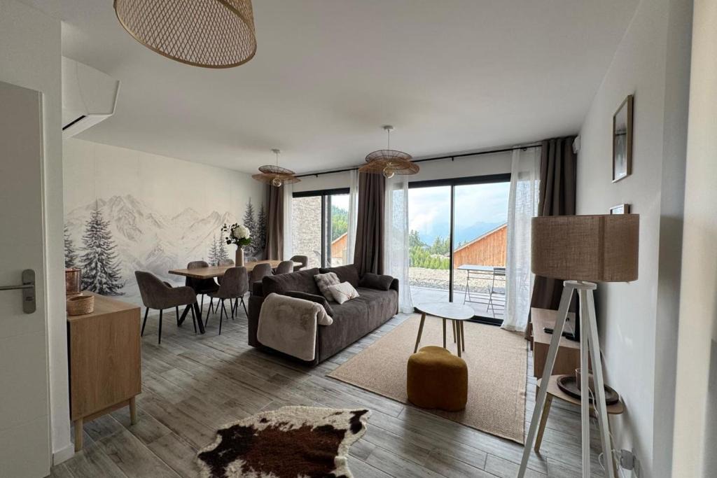 Risoul Ski Chalet | Chalet Altéa - 7 à 8 pers - Neuf & Cosy - 300 m des Pistes