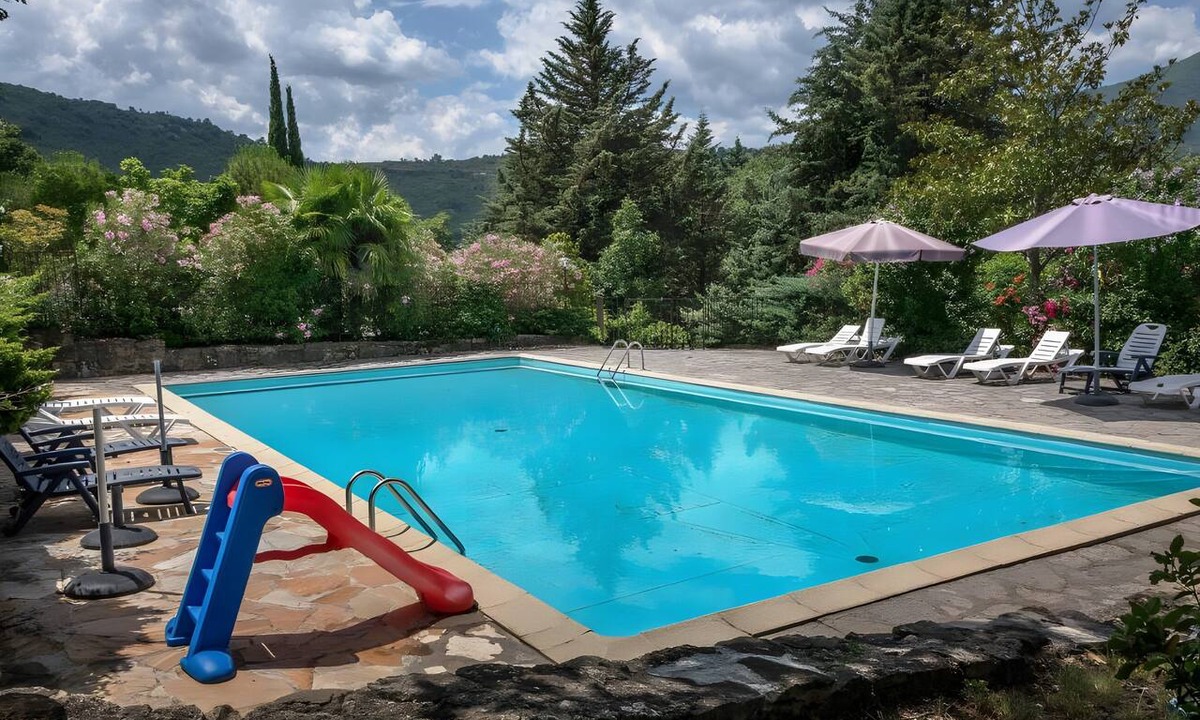 Chambonas Ski Chalet | Chalet "Comfort Shared Pool" with Pool, Shared Terrace and Wi-Fi