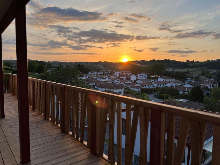 Hasparren Ski Chalet | Chalet Eguzkitsua 3 étoiles avec piscine et barbecue - pays basque -