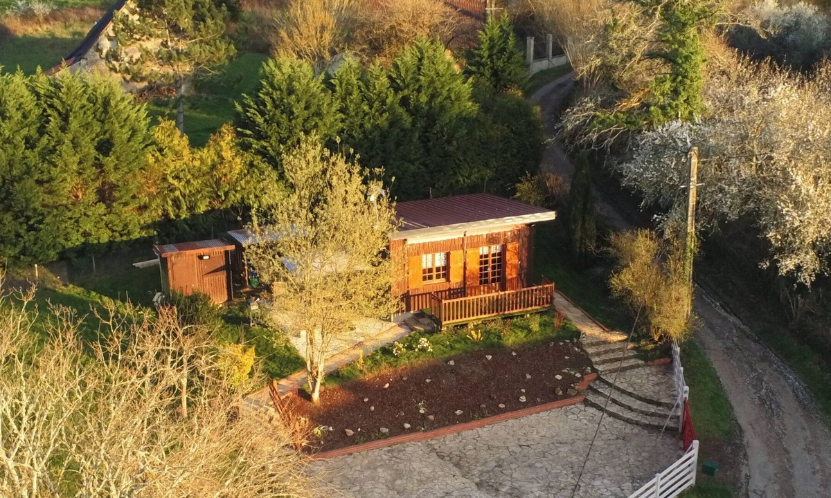 Saint-Martin-d'Heuille Ski Chalet | Chalet et Jacuzzi au Cœur du Nivernais