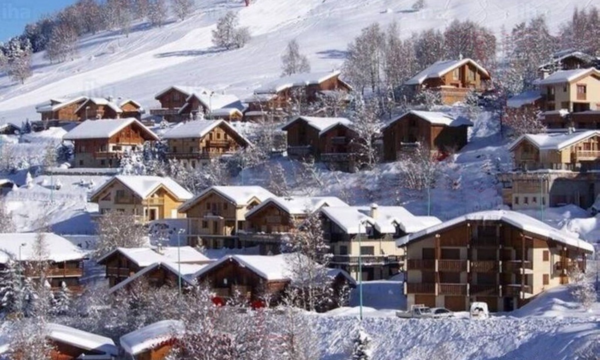 Mont-de-Lans Ski Chalet | CHALET FLOCON 12/14 pers. Ski in/out
