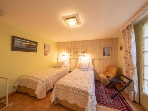Saint-Benoit-sur-Loire Bed & Breakfast | Chambre Châteauneuf : Charme Rustique avec Terrasse Privée et Wifi à Saint-Benoît-sur-Loire - FR-1-590-511