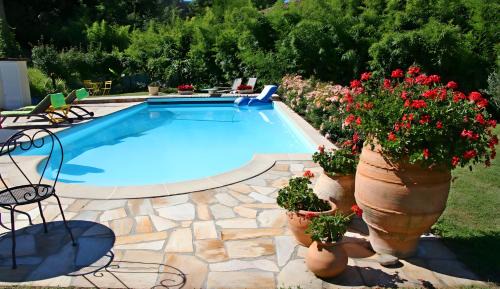 Jaujac Bed & Breakfast | Chambre confortable avec piscine