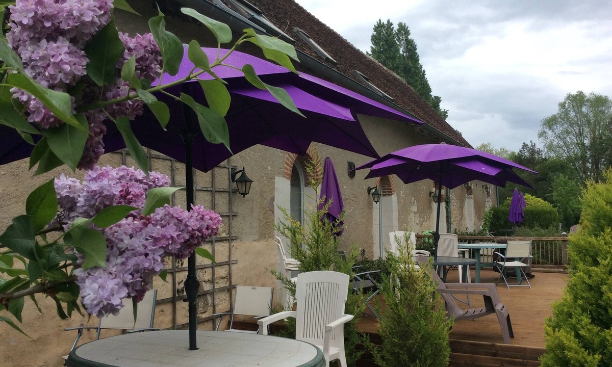 Saint-Germain-du-Puy Bed & Breakfast | Chambre d'Hôtes Le Domaine de Jacquelin