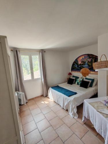 Barret-de-Lioure Bed & Breakfast | Chambre d'hôtes, à la nuitée 2