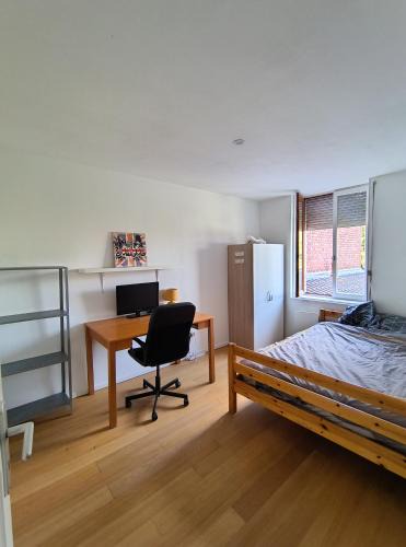 Roubaix House | Chambre dans une maison partagée - salle de bain privée - à côté du métro