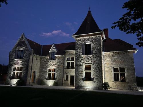 Saint-Clair-de-la-Tour House | Chambres au Château du Mouillat