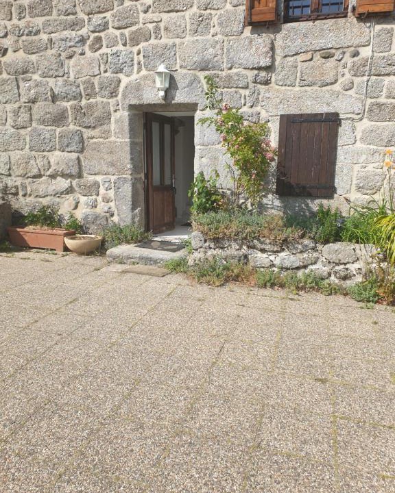 Prinsuejols Bed & Breakfast | Chambres d'hôtes ancienne fermette Aubrac
