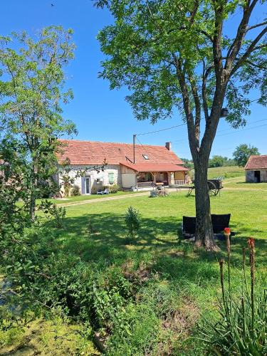 Herisson Bed & Breakfast | chambres d'hôtes Domaine les Grands Pérons