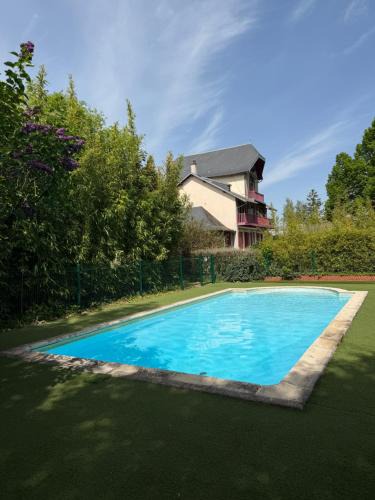 Bellerive-sur-Allier House | Chambres de charme avec piscine - Le Monde de Charlie - Proche Vichy