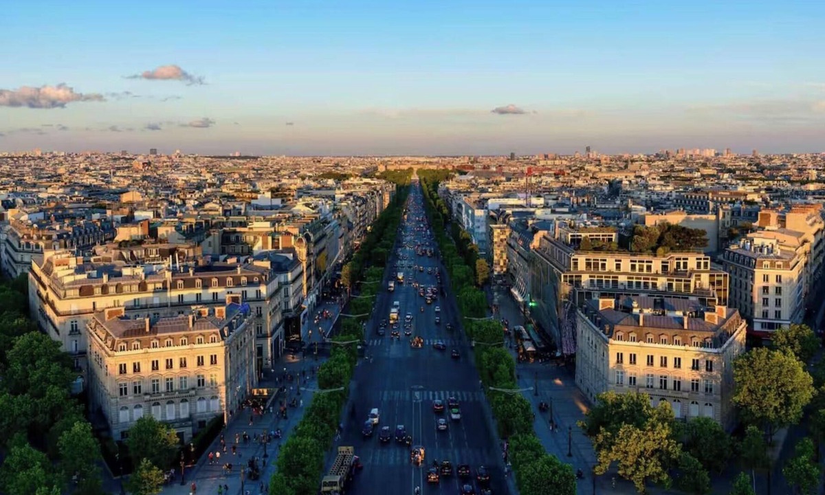 Champs-Elysees Apartment | Champs Elysees Duplex Toits de Paris With Aircon