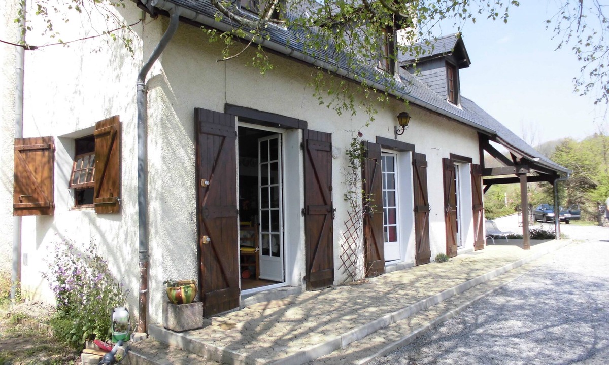 Aramits House | Character house with panoramic view of the mountains in a quiet serene