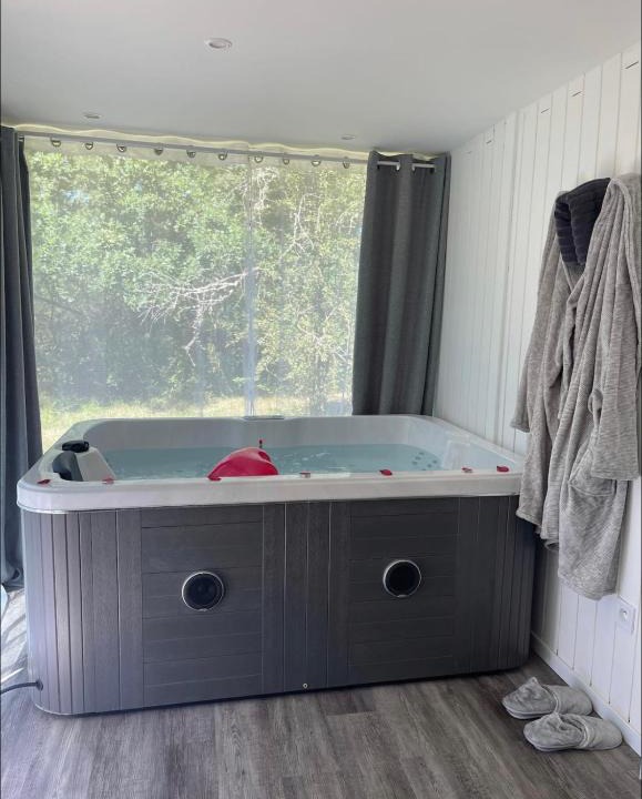 Arthon Ski Chalet | Charmant chalet cocooning avec Jacuzzi