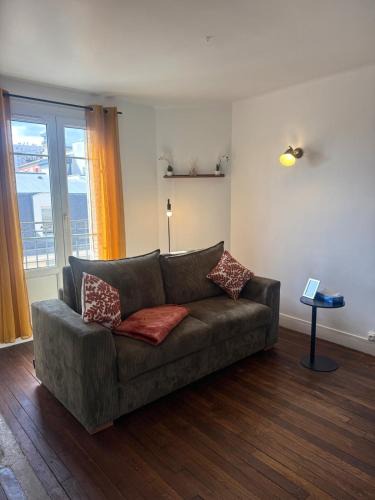 Clichy Apartment | Charmant studio parisien