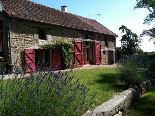 Beaune-d'Allier House | Charmante fermette rénovée avec Internet et animaux acceptés - FR-1-489-246