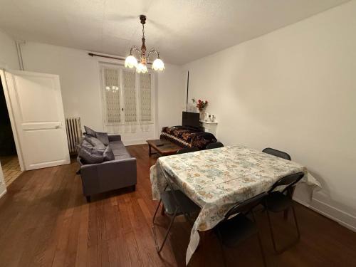 Vierzon Apartment | Charmante maison familiale Vierzonnaise
