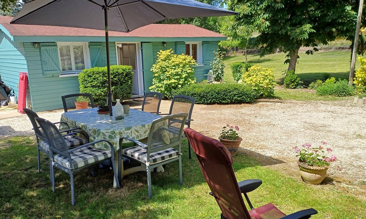 Montcuq House | Charming 2-Epis Rated "Chalet du Bosc" House with Garden and Air Conditioning