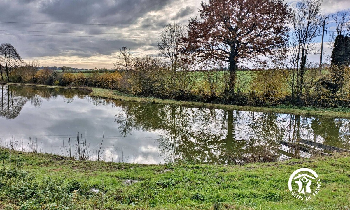 Bonchamp-les-Laval Cottage | Charming 16th-Century Cottage with Private Lake near Laval