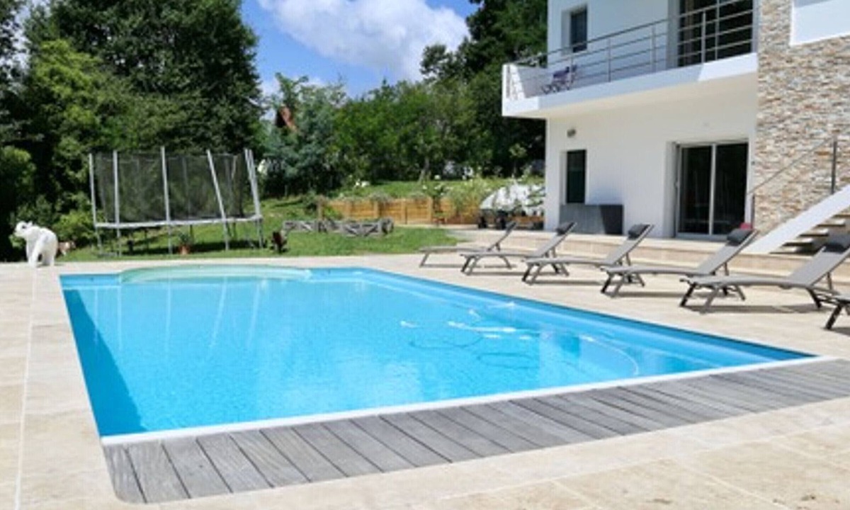 Urt Apartment | Charming 2BR Garden Apt with Pool Access near Basque Coast & Bayonne