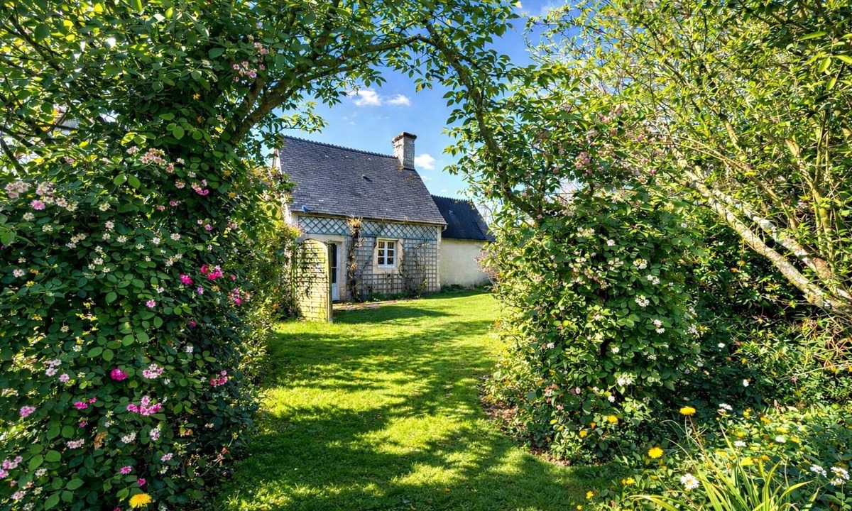 Le Manoir Cottage | Charming accommodation in a green setting