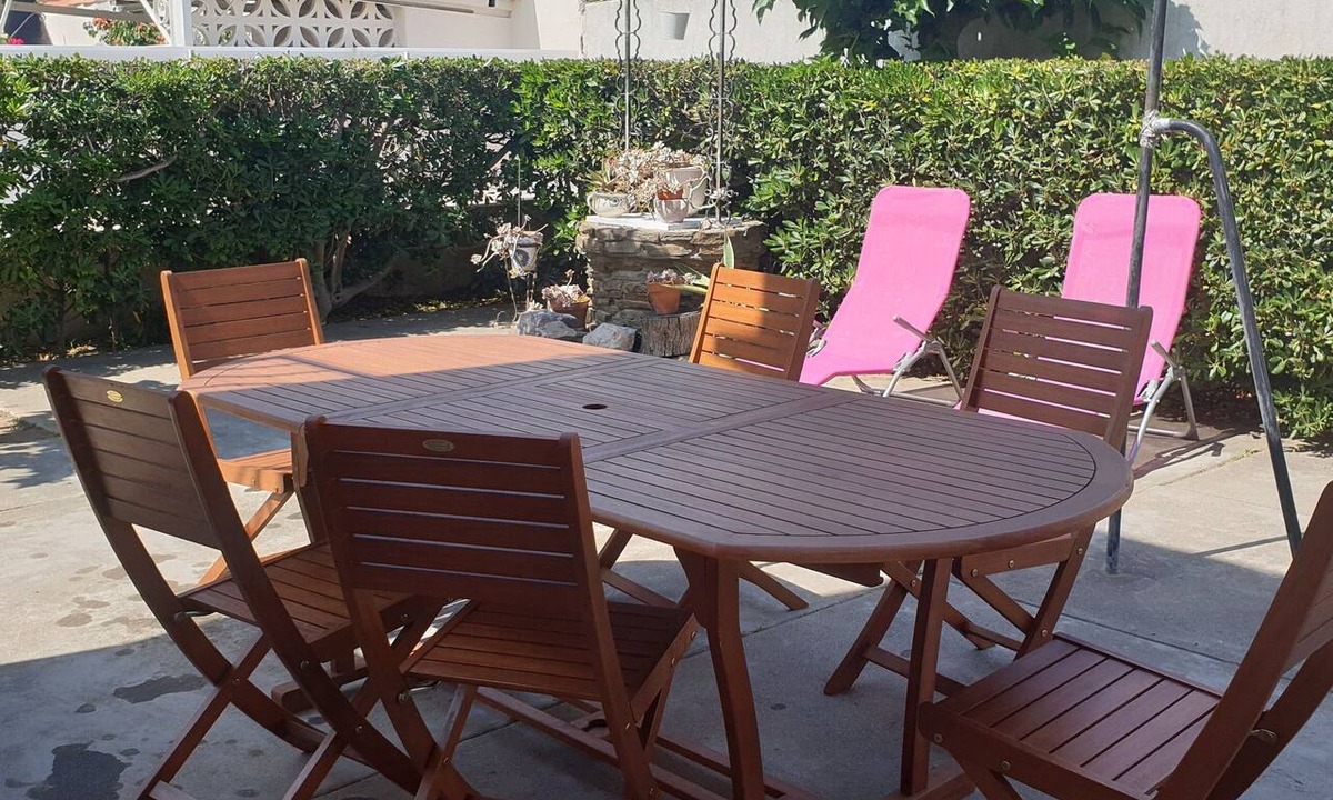 La Jetee Villa | Charming air-conditioned T3, garden and parking, beach & restaurants within walking distance.