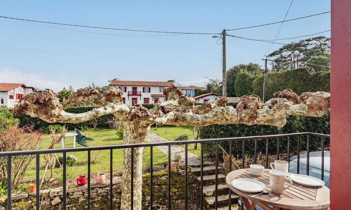 Guethary Apartment | Charming Apartment 300m from the Beach in Peaceful Guéthary