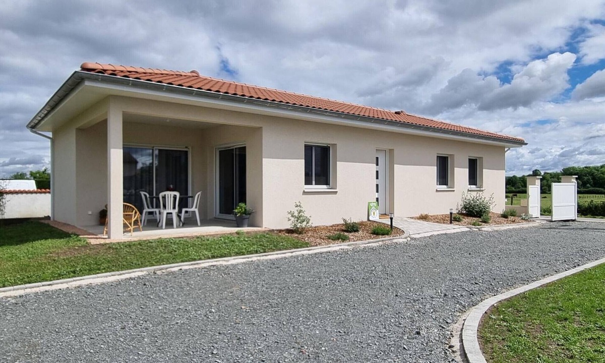 Boisset-les-Montrond Cottage | Charming country lodging, pets welcome - 4 guests