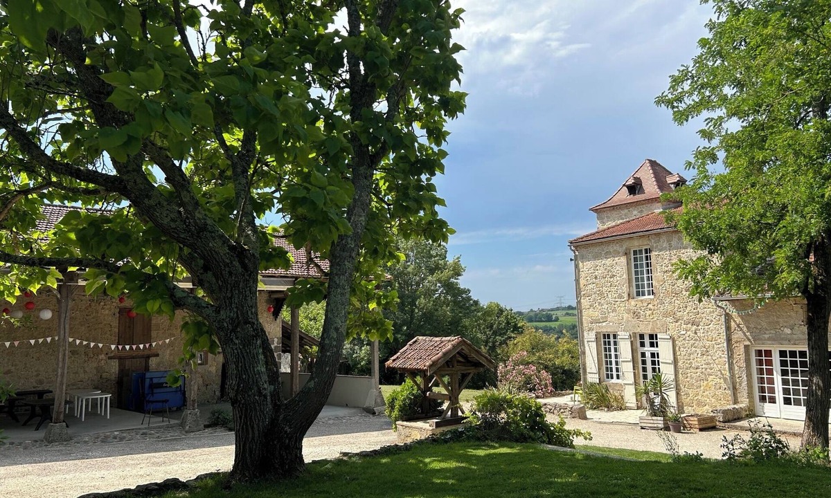 Clermont-Dessous House | Charming country estate with group gîtes (59 people) and swimming pool