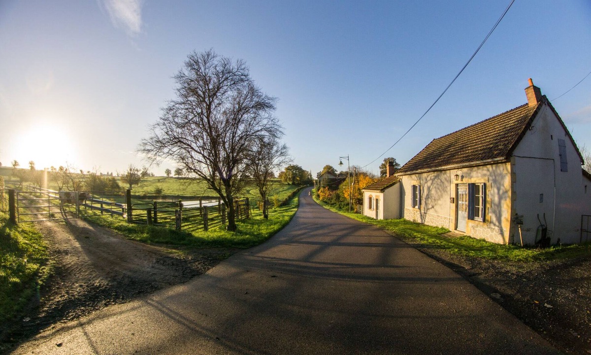 Remilly House | Charming country cottage with private access to the river