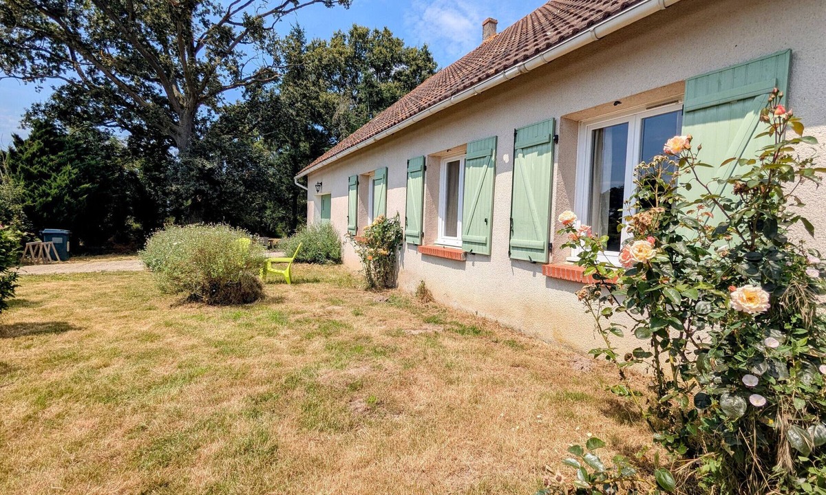 Arthon Cottage | Charming Countryside Getaway: Spacious Home with Private Garden and Easy Access to Local Attractions