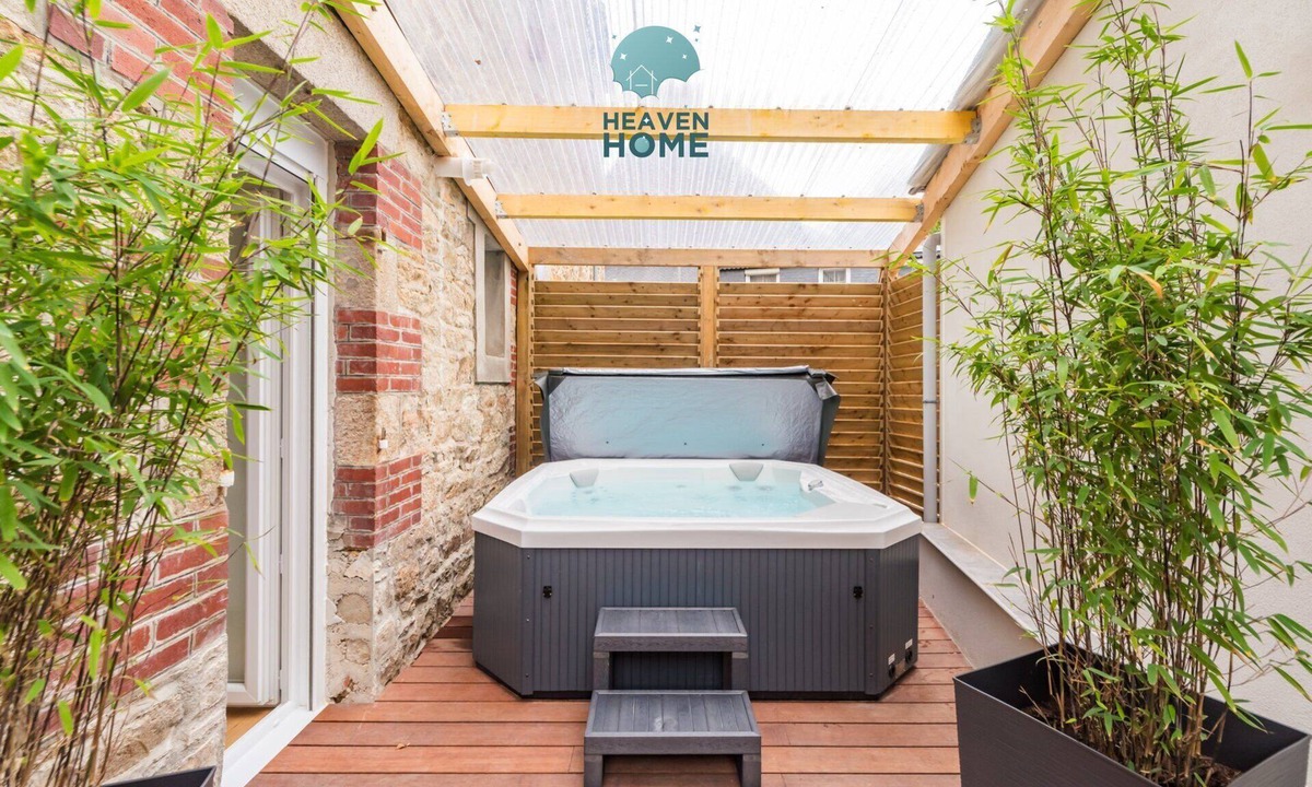 Guingamp Apartment | Charming Duplex with Jacuzzi, Guingamp Center