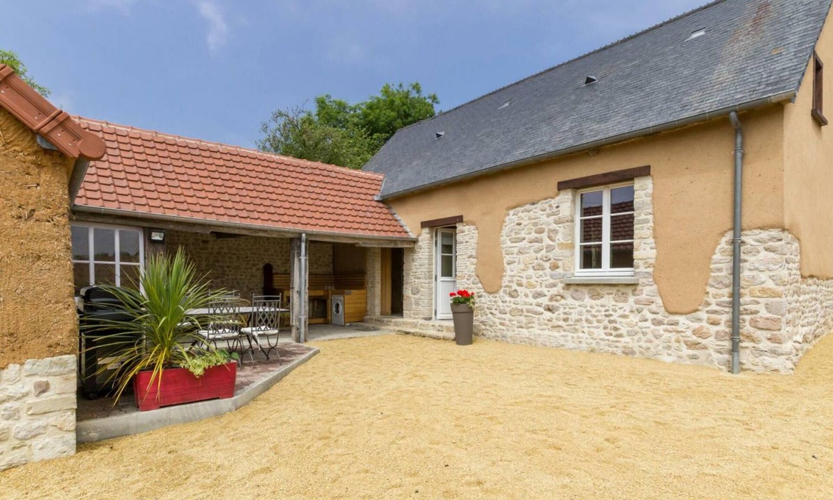 Carentan les Marais Apartment | Charming renovated Normandy house with garden and terrace