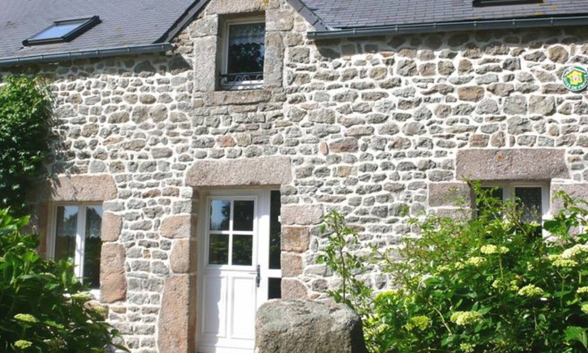 Theville Cottage | Charming Gite in Théville with Fireplace and Private Garden