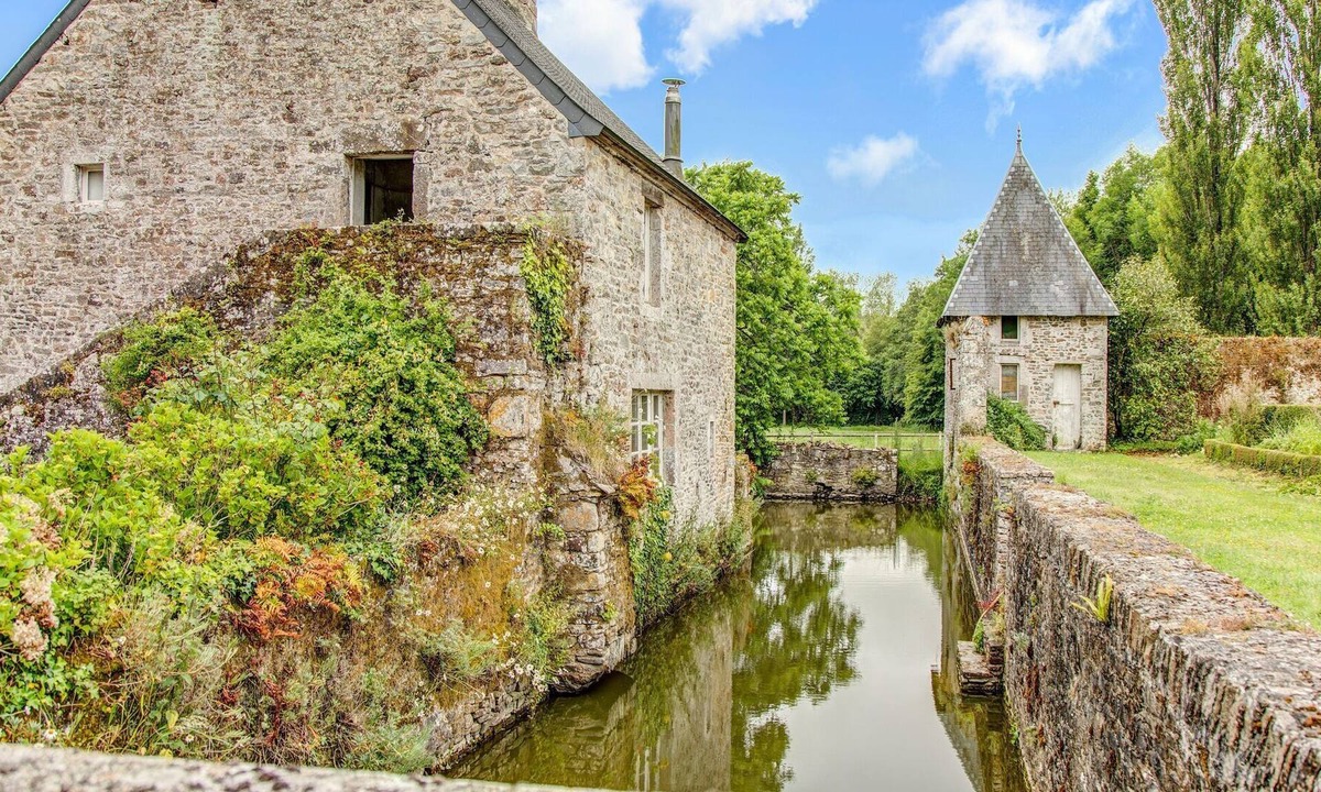 Denneville House | Charming holiday home in Portbail-sur-Mer with a terrace