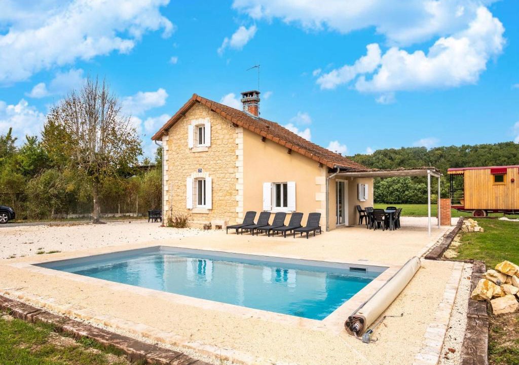 Hautefort House | Charming Holiday Home with Private Pool