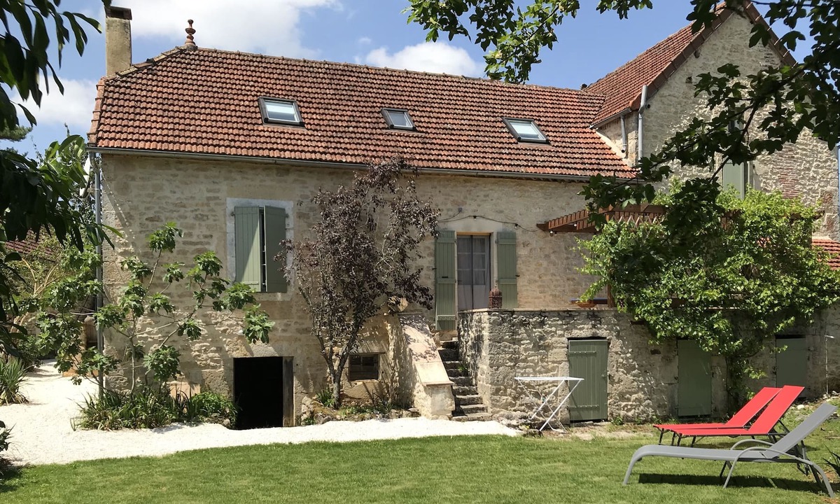 Ginouillac House | Charming house on property with swimming pool and jacuzzi