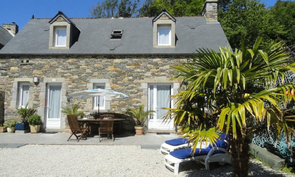 Surtainville Cottage | Charming house with fireplace and private garden