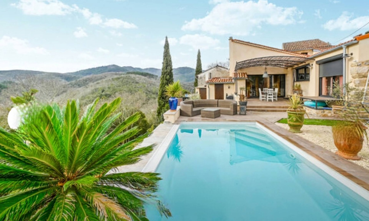 Saint-Paul-la-Coste House | Charming house with infinity pool in the Cévennes.