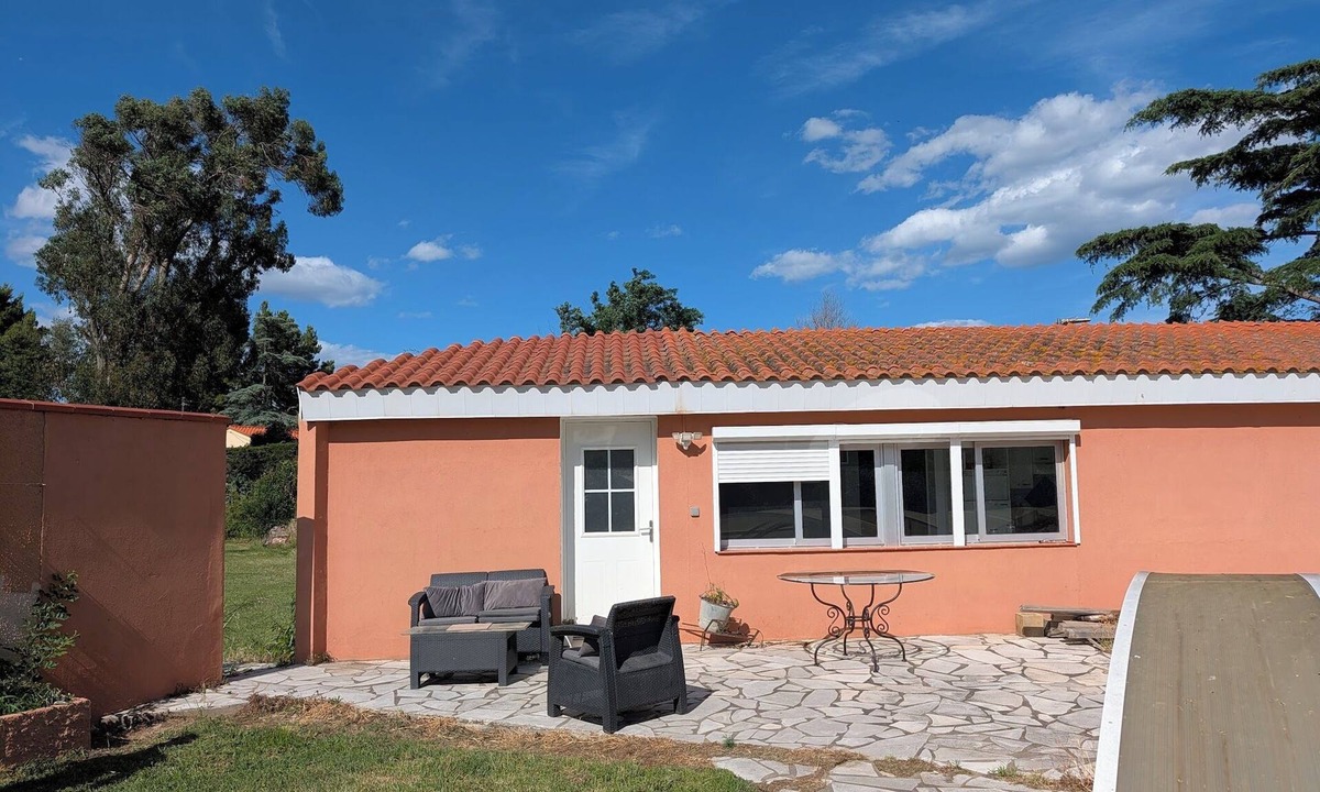 Bompas Condo | Charming Little House on a Private Property