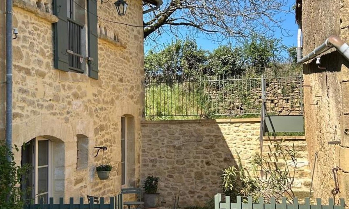 Corgnac-sur-l'Isle Cottage | Charming lodging with AC and parking - 4 guests
