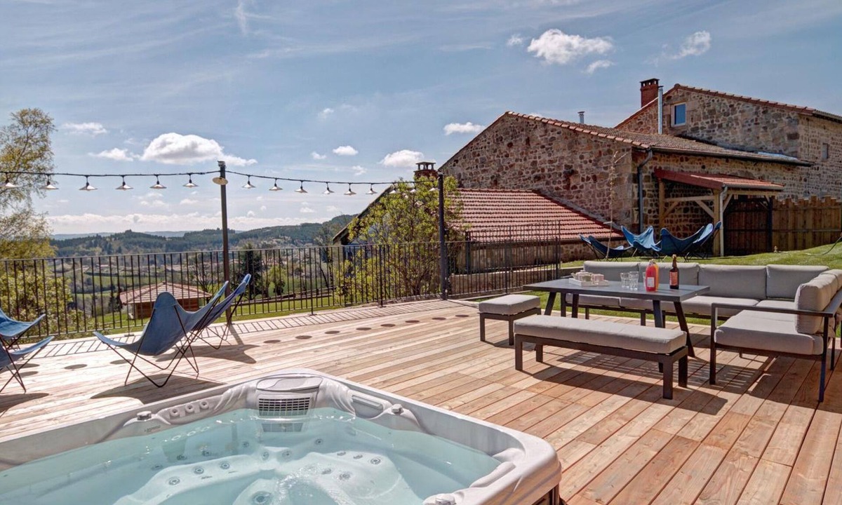 Luriecq Cottage | Charming lodge, 5 private suites, spa and garden