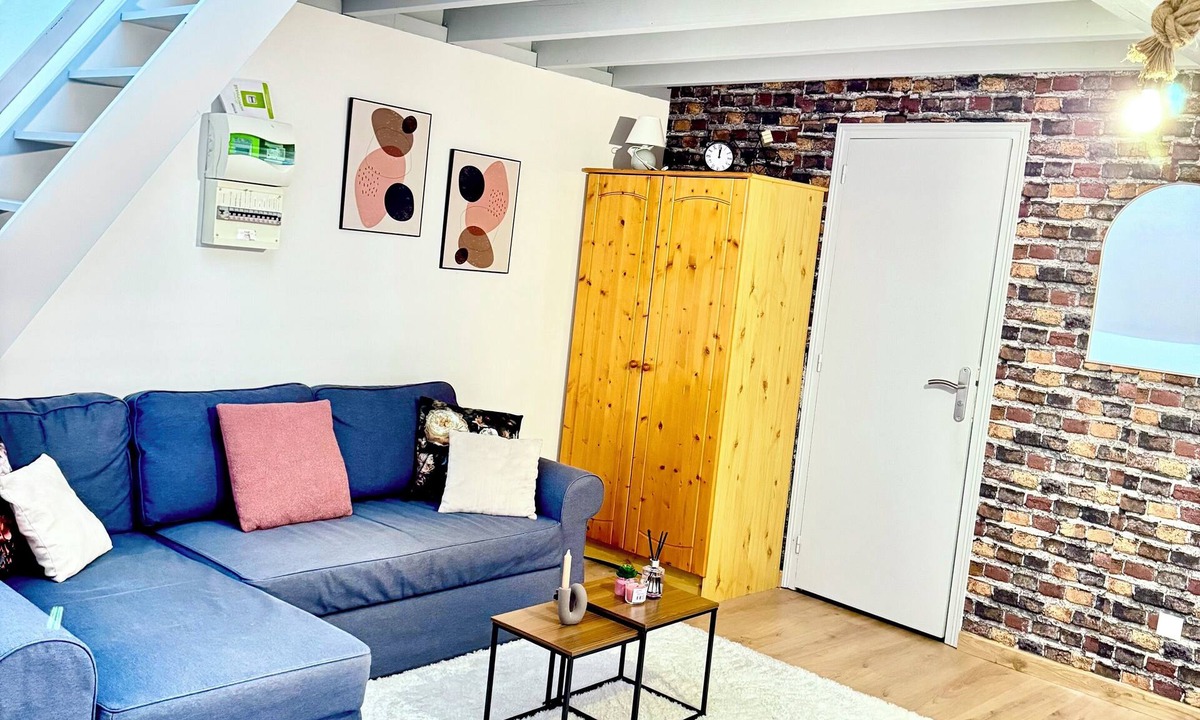 Pontorson Apartment | CHARMING-SELF CHECK IN- PROXIMITY- NETFLIX