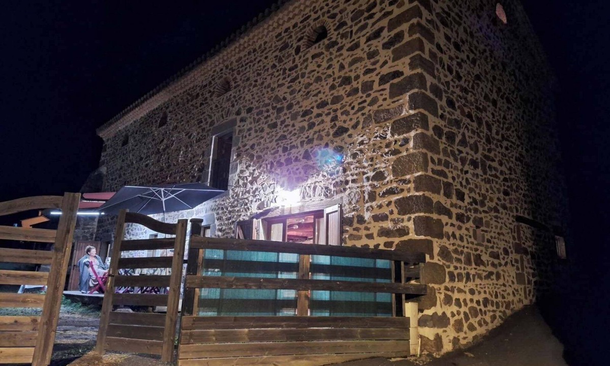 Mazeyrat-d'Allier Other | Charming stone and wood gîte with large capacity