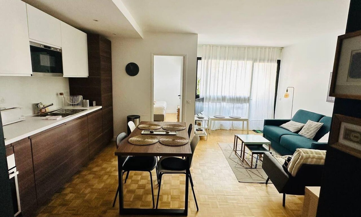 Quartier de la Roquette Apartment | Charming T2 with balcony near the Bastille