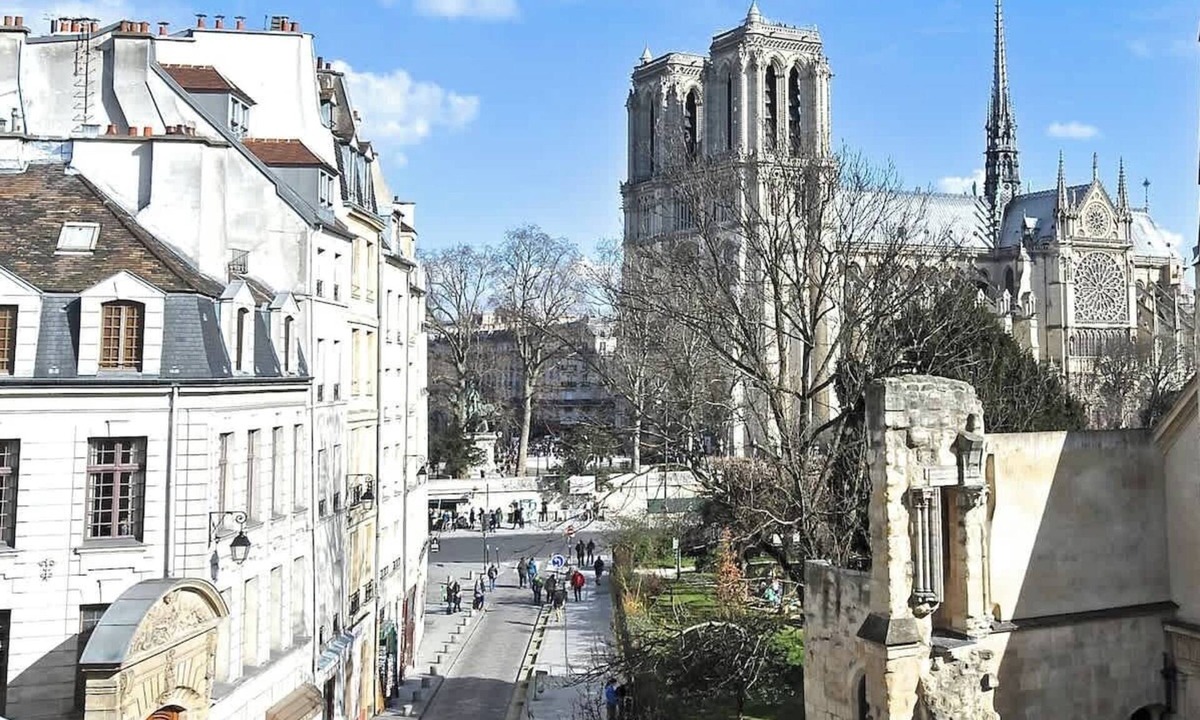 Sorbonne Apartment | Charming Two Bedroom Suite - AC - At Notre-Dame