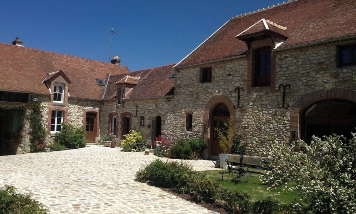 Esternay House | Charming villa farmhouse for groups