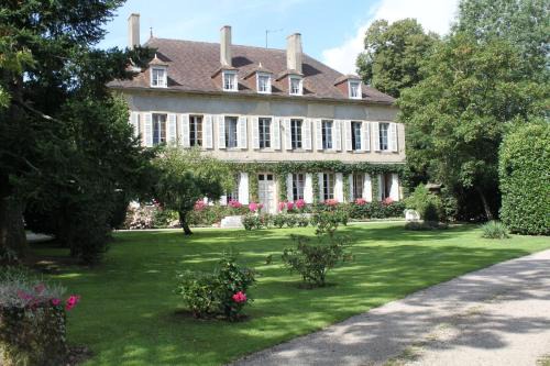 Deux-Chaises Bed & Breakfast | Chateau de Longeville